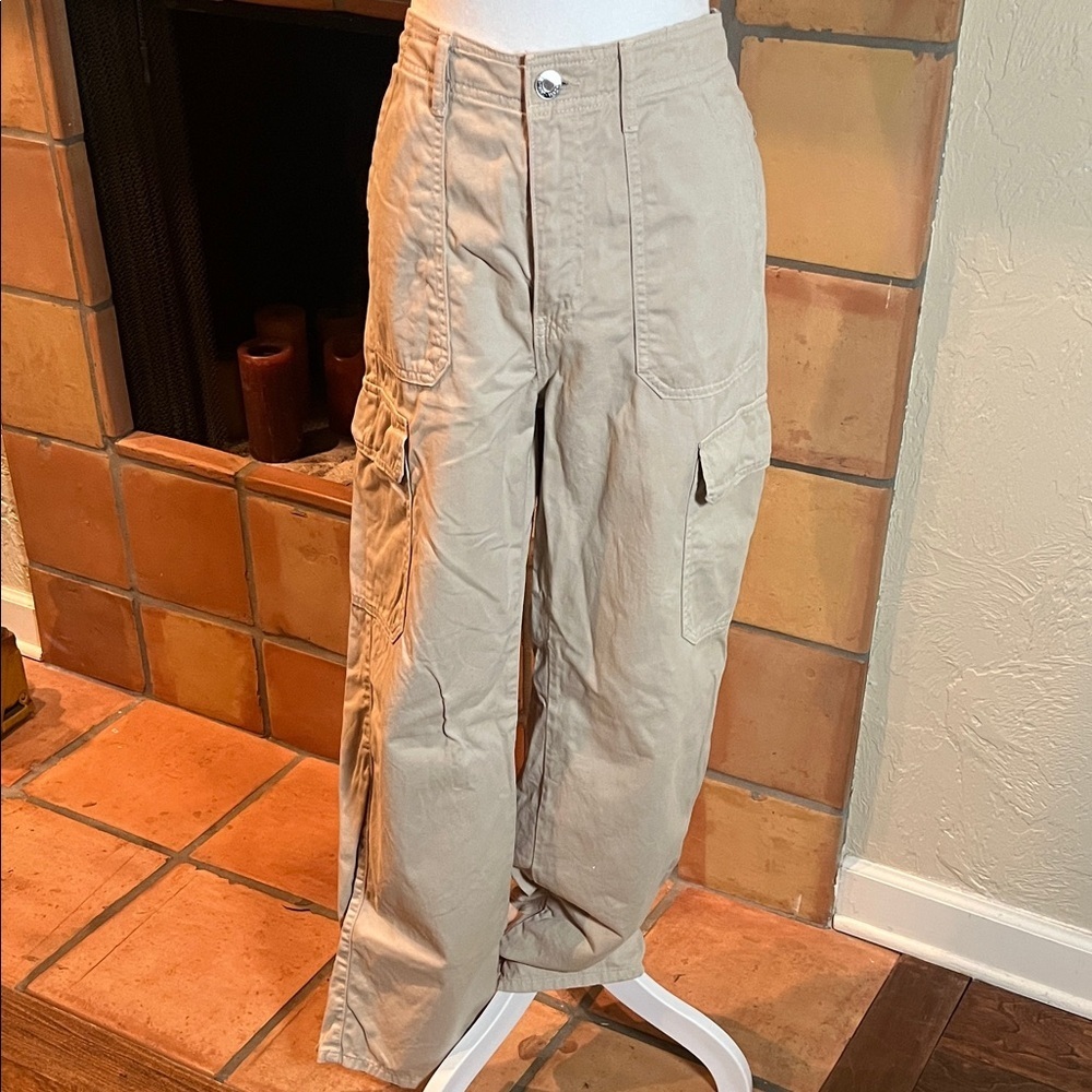 Zara Khaki Wide Leg Cargo Pants, size 8